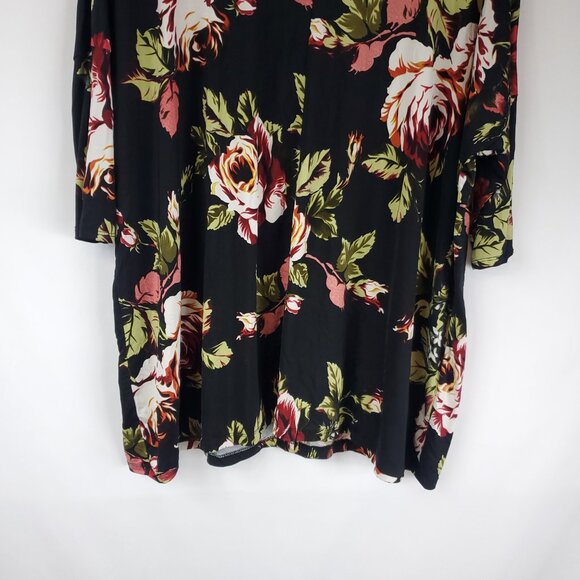 The Zig Zag Stripe Womens Black Floral Print Half Slv Flowy Silky Blouse Sz 2X - Picture 9 of 9